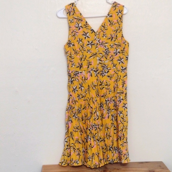 Banana Republic Yellow Floral Sleeveless Pleated Skirt Dress Size 6 - Picture 5 of 11